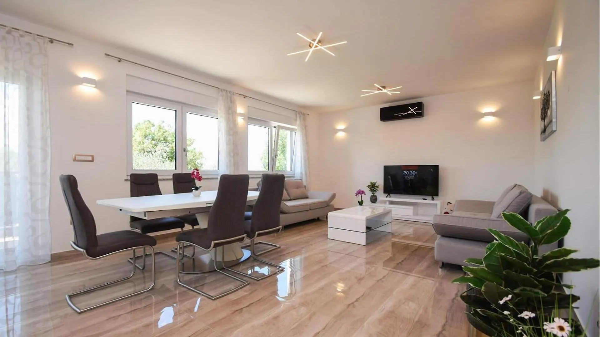 Gorgeous Apartment In Starigrad With Wifi