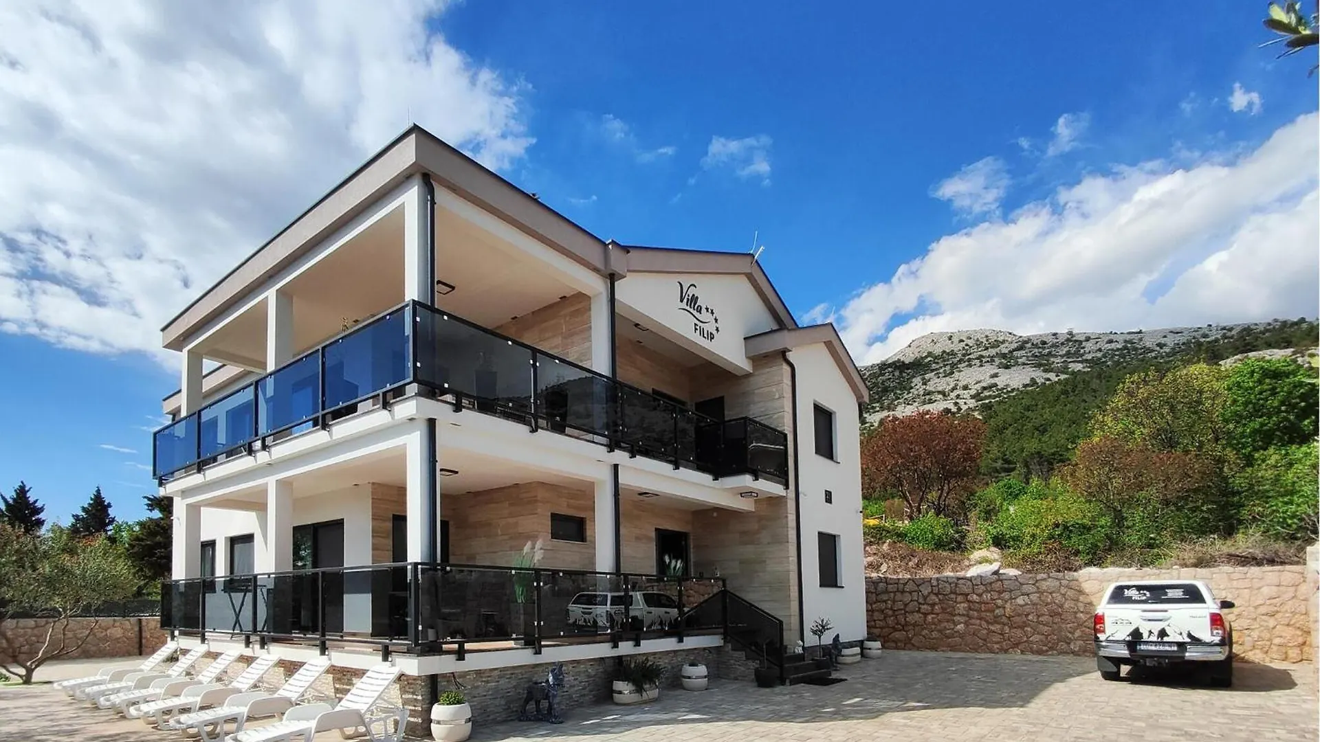 Gorgeous Apartment In Starigrad With Wifi