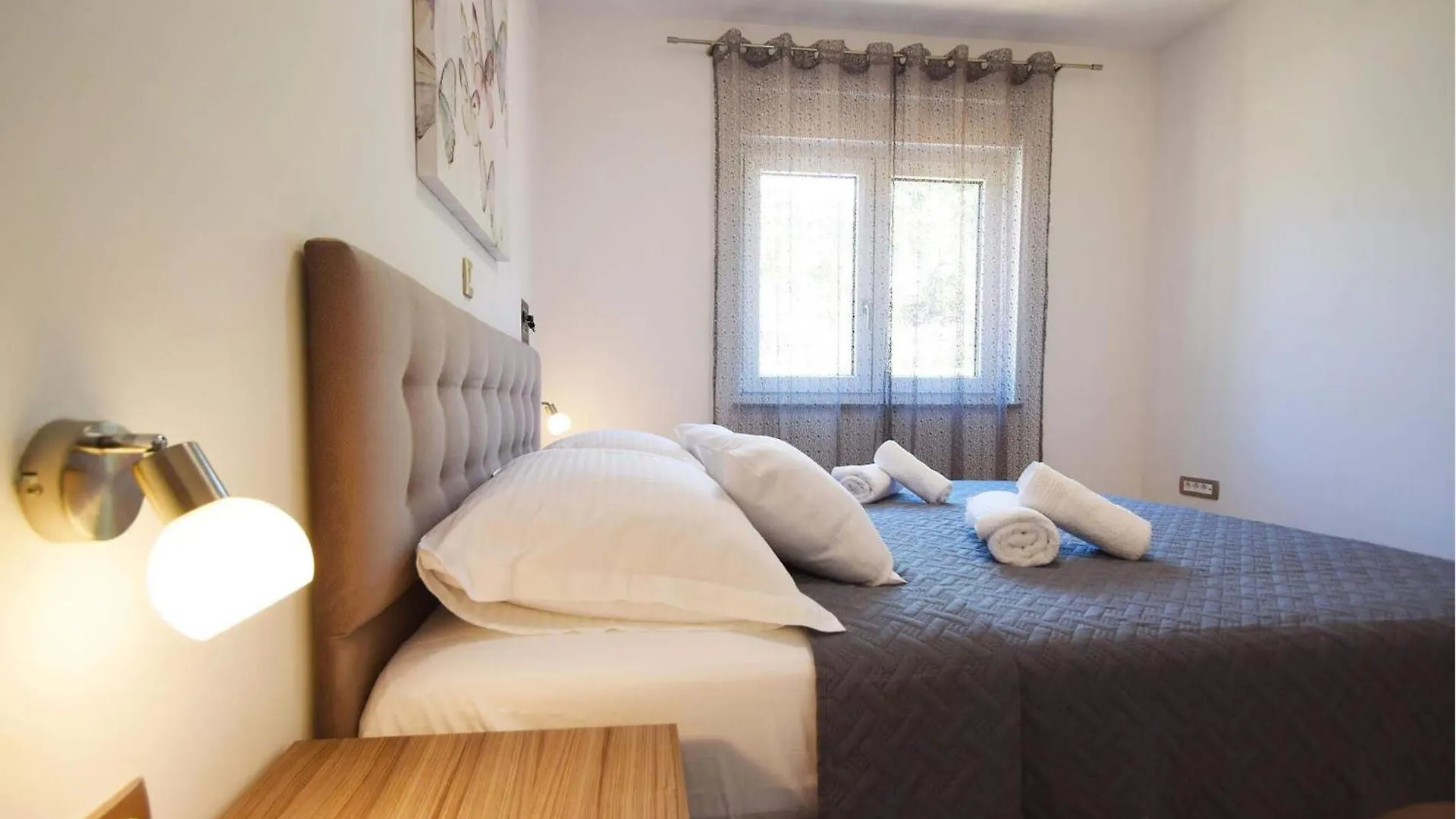 Gorgeous Apartment In Starigrad With Wifi 스타리그라드 파클레니차